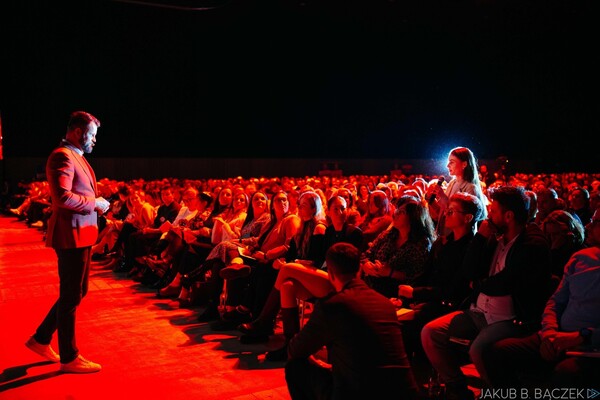 Live Life Now 2025 - dynamiczny START